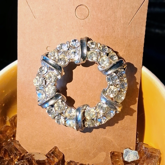 Sparkling Silver Crystal Vintage Brooch - Picture 4 of 5